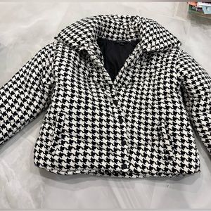 Houndstooth coat size medium